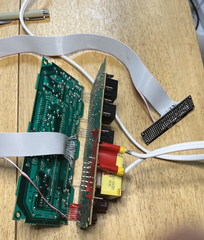 Ribbon cable connection